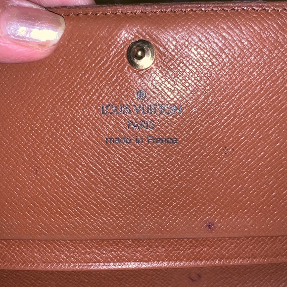 Louis Vuitton Authentic Wallet - Picture 4 of 13